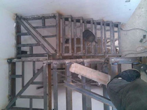 苏州不锈钢楼梯扶手制作钢结构楼梯安装焊接施工厂房防水维修施工